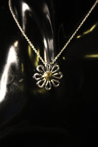 925 Sterling Silver Daisy Necklace